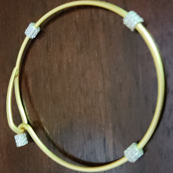 Beautiful bangle - Picture 2 of 3